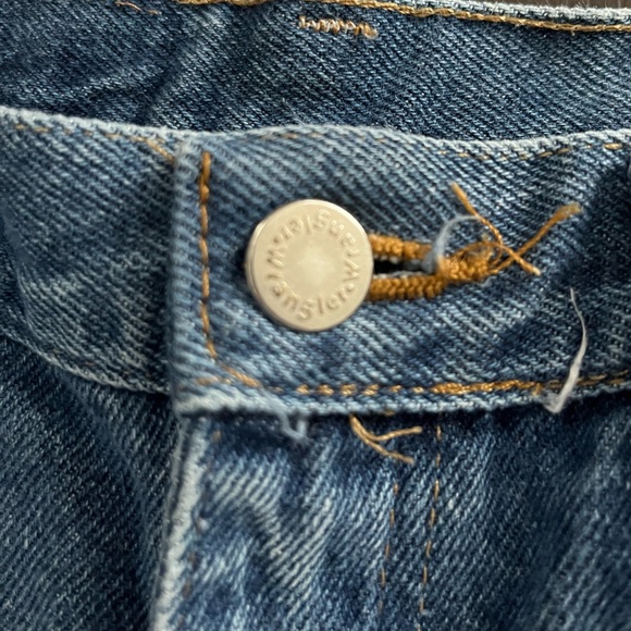 WRANGLER Distressed high-waist Jean Shorts (medium wash) - Picture 6 of 7